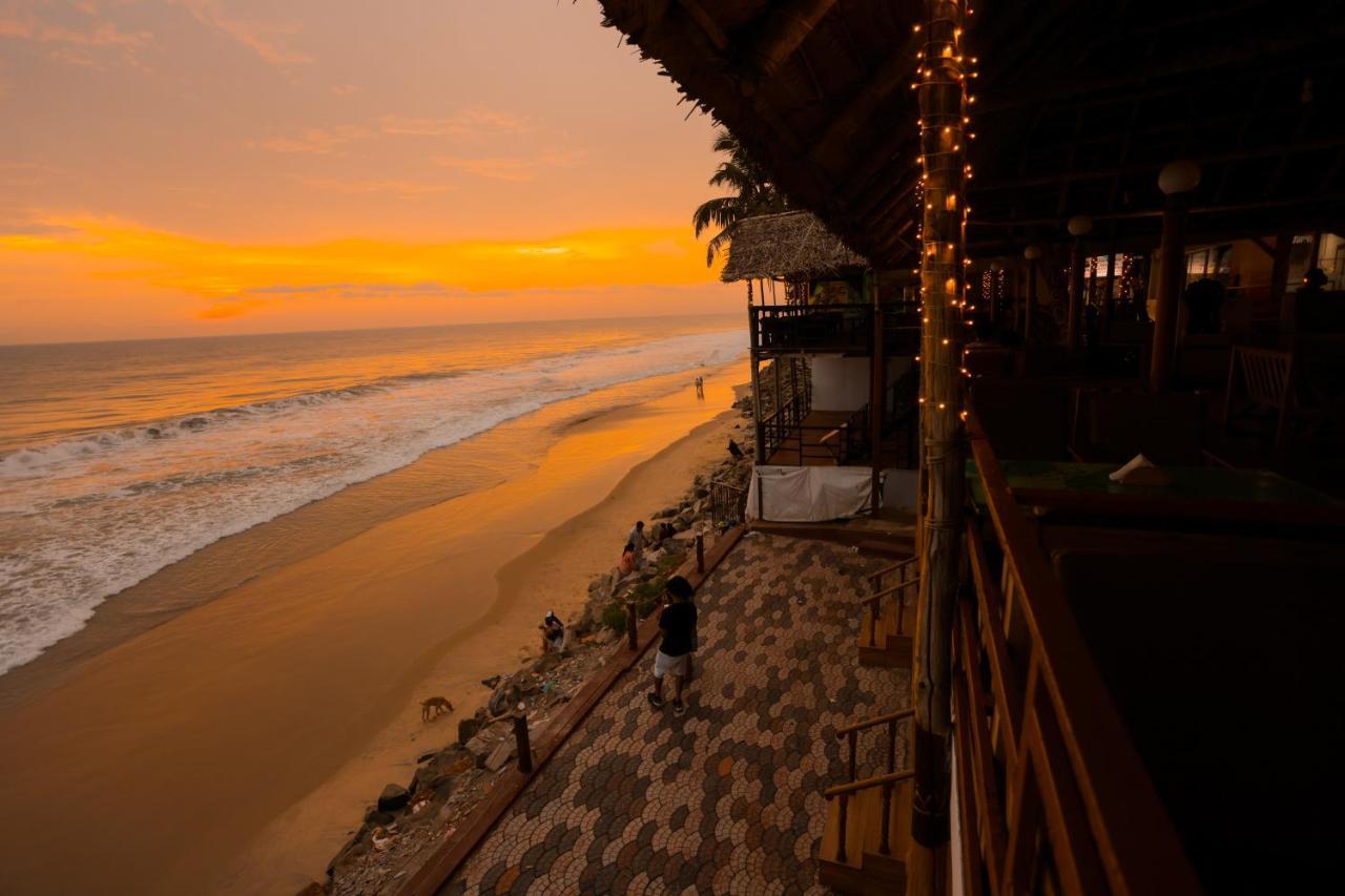 Black Beach Resort Varkala Esterno foto